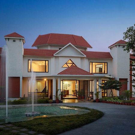 Готель Naturoville Ayurvedic And Yoga Retreat Рішикеш Екстер'єр фото