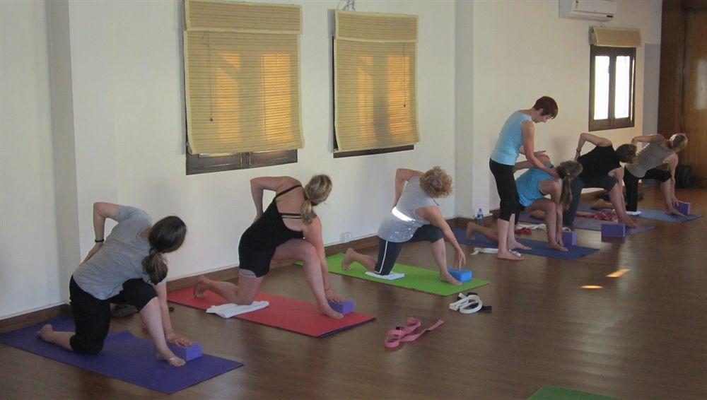 Готель Naturoville Ayurvedic And Yoga Retreat Рішикеш Екстер'єр фото