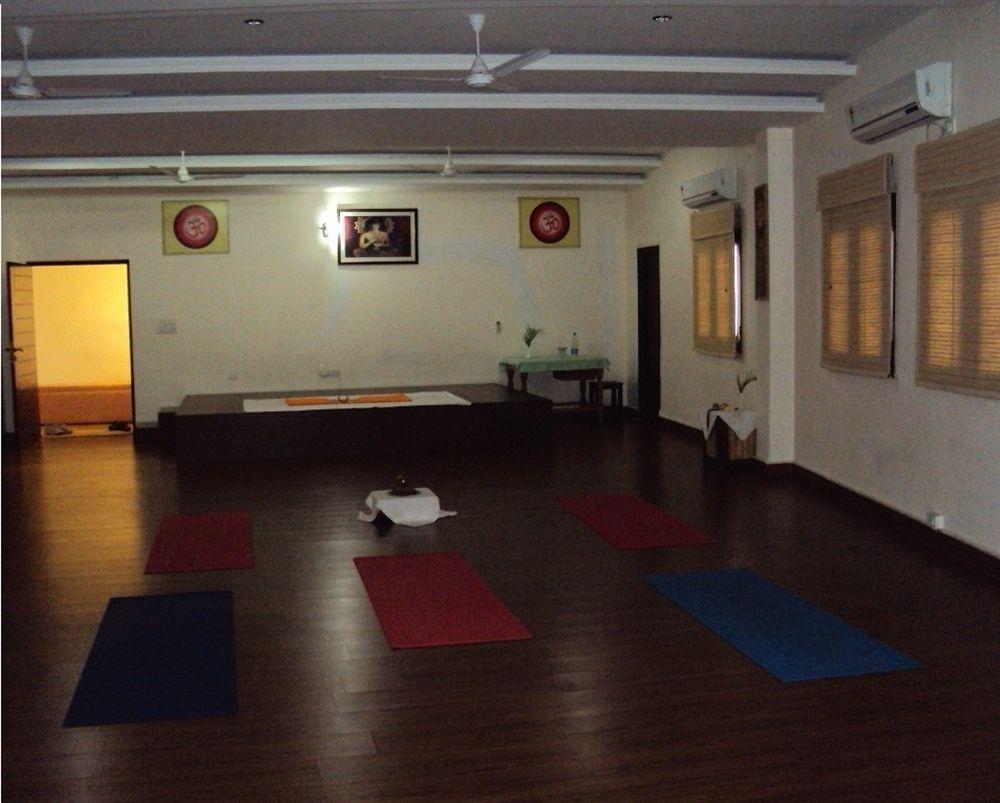 Готель Naturoville Ayurvedic And Yoga Retreat Рішикеш Екстер'єр фото