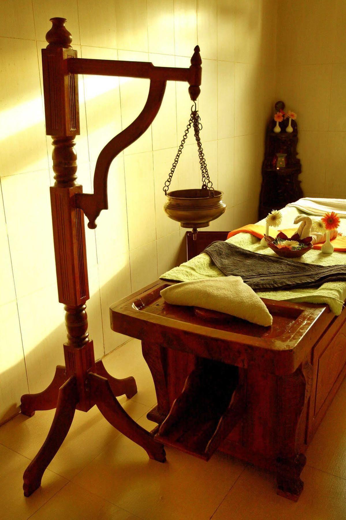 Готель Naturoville Ayurvedic And Yoga Retreat Рішикеш Екстер'єр фото