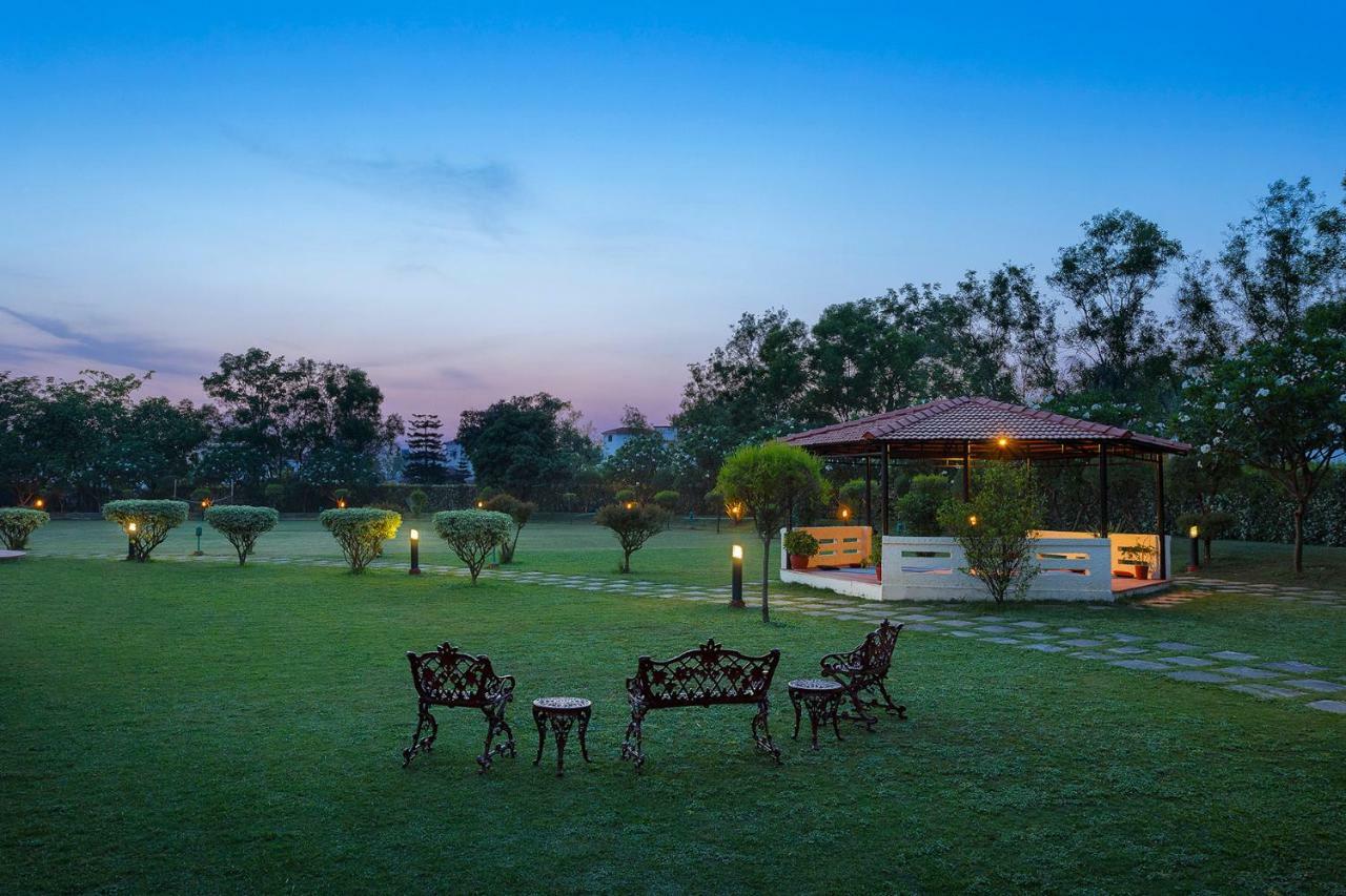 Готель Naturoville Ayurvedic And Yoga Retreat Рішикеш Екстер'єр фото
