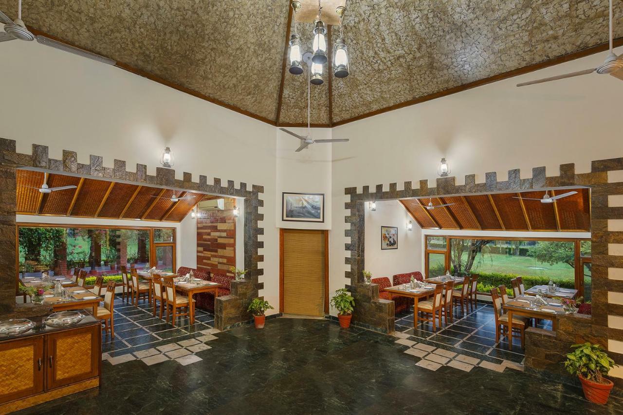 Готель Naturoville Ayurvedic And Yoga Retreat Рішикеш Екстер'єр фото